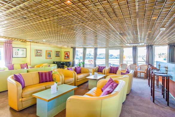 CroisiEurope MS La Belle de Cadix Pianorama Bar 2 ©Alberto Dastis.jpg